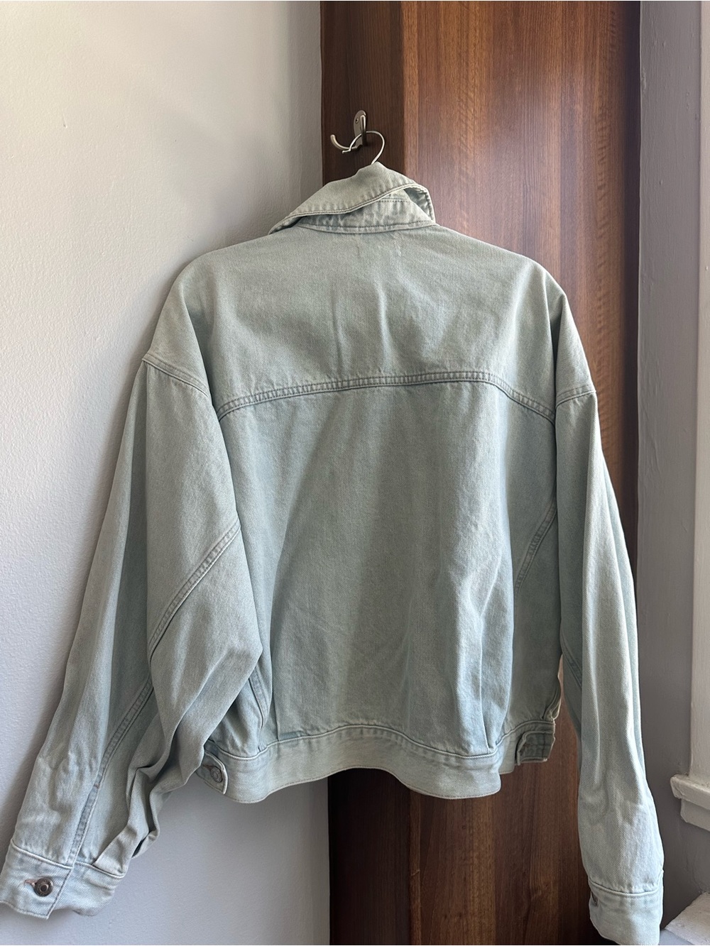 Topshop Light Wash Denim Jacket with voluminous sleeves - Casual Women’s jacket - Picture 3 of 7